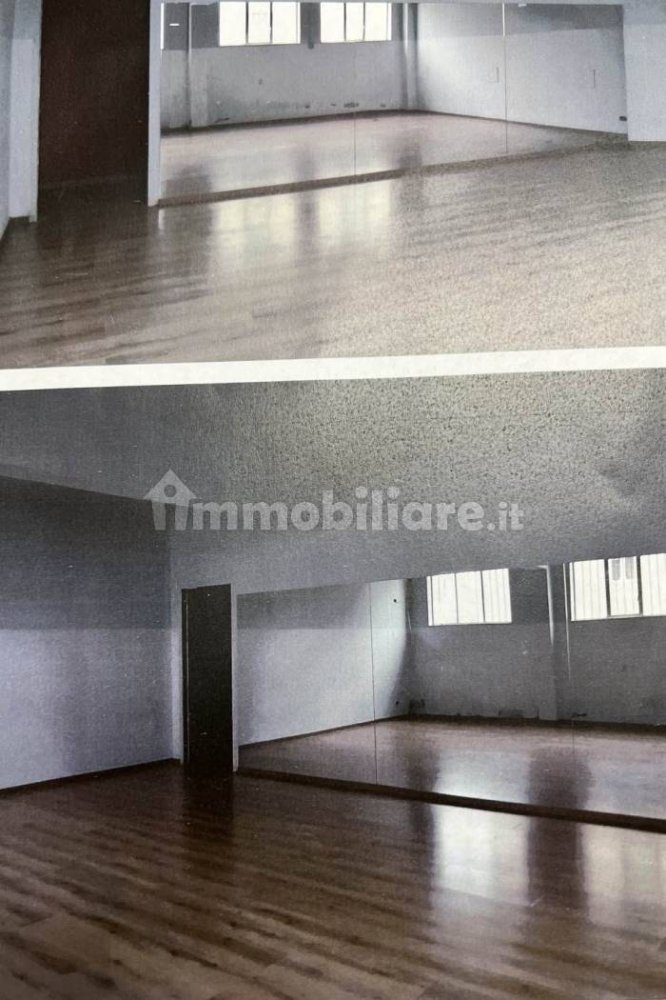 Propiedad comercial de 5 habitaciónes en Ancona, Italy No. 210480