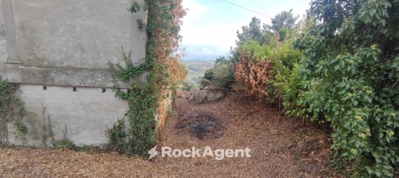 Дом с 2 комнатами в Бриттоли, Италия № 185174 6