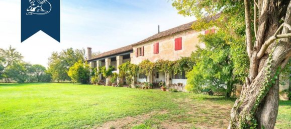 900m² Commercial property in Roncade, Italy No. 57741 2