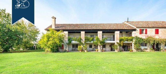 900m² Commercial property in Roncade, Italy No. 57741 10