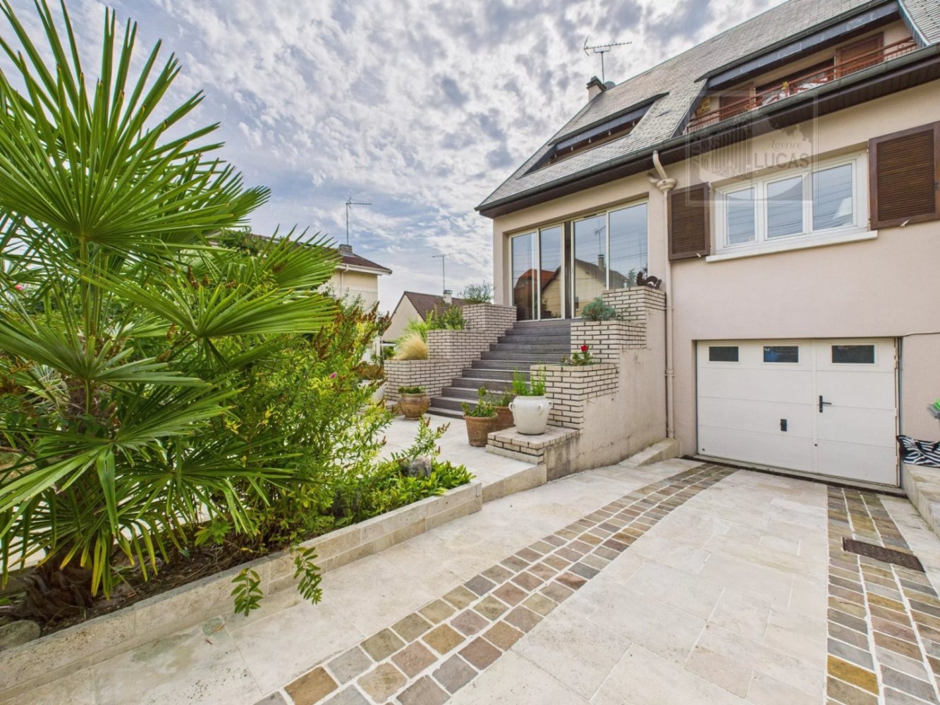 Casa de 6 dormitorios en Verrieres-le-Buisson, France No. 347400