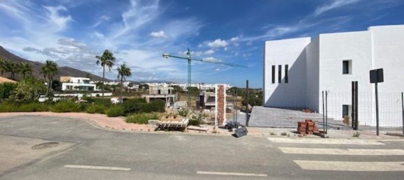 Grundstück in Estepona, Spain 450m², Nr. 34287 4