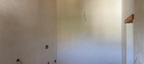 Дом с 5 комнатами в Пенне, Италия № 79938 17