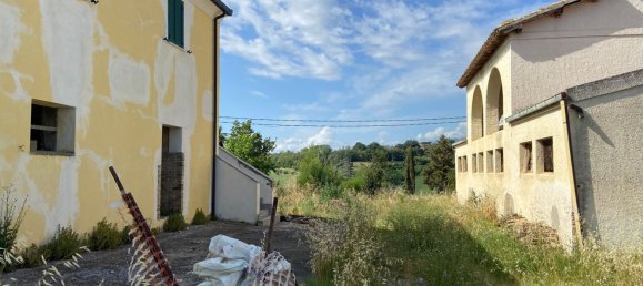 Дом с 5 комнатами в Пенне, Италия № 79938 14