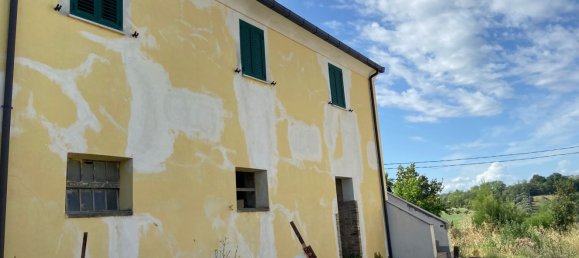 Дом с 5 комнатами в Пенне, Италия № 79938 12