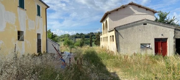 Дом с 5 комнатами в Пенне, Италия № 79938 15