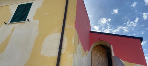 Дом с 5 комнатами в Пенне, Италия № 79938 2