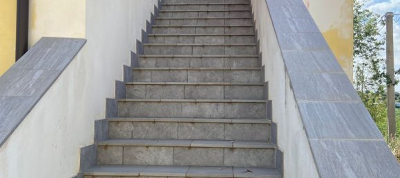 Дом с 5 комнатами в Пенне, Италия № 79938 16