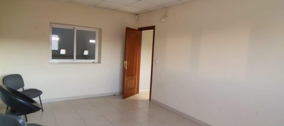 Lagerhaus in Aldeamayor de San Martin, Spain 675m², Nr. 150071 5