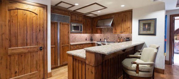 3 bedrooms Cafe / restaurant in Avon, USA No. 57 11