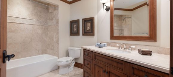 3 bedrooms Cafe / restaurant in Avon, USA No. 57 19