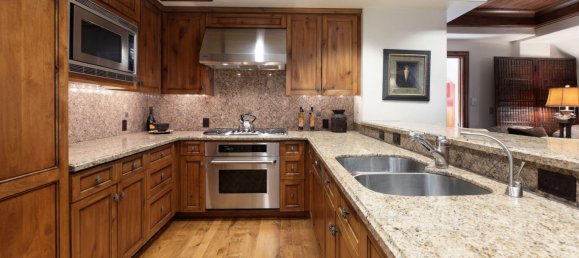 3 bedrooms Cafe / restaurant in Avon, USA No. 57 12