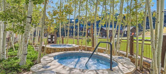 3 bedrooms Cafe / restaurant in Avon, USA No. 57 26