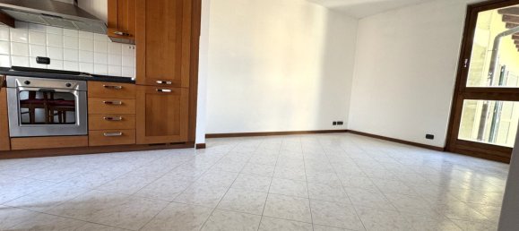 2 rooms Apartment in Carugate, Italy No. 59660 7