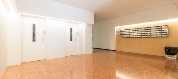 3 bedrooms Apartment in Sant Boi de Llobregat, Spain No. 170857 25