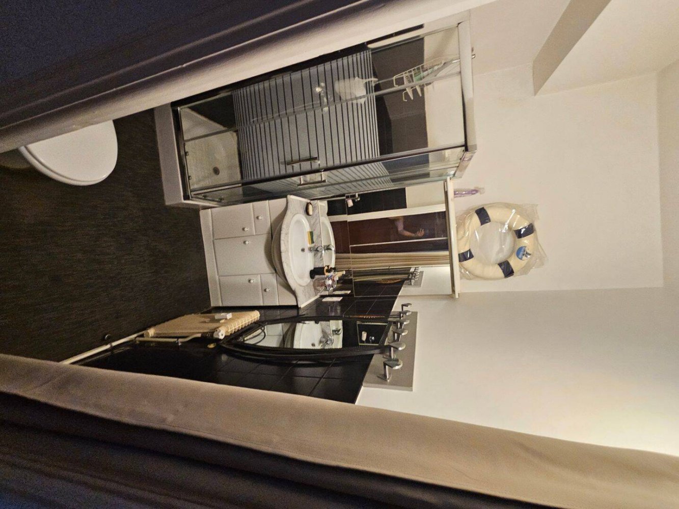 Studio in Cannes, France, Nr. 328077