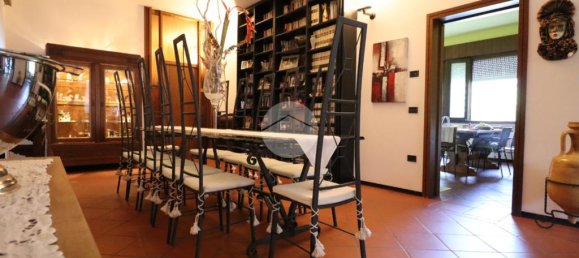 3 bedrooms Villa in Mantua, Italy No. 287075 13