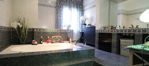 3 bedrooms Villa in Mantua, Italy No. 287075 19