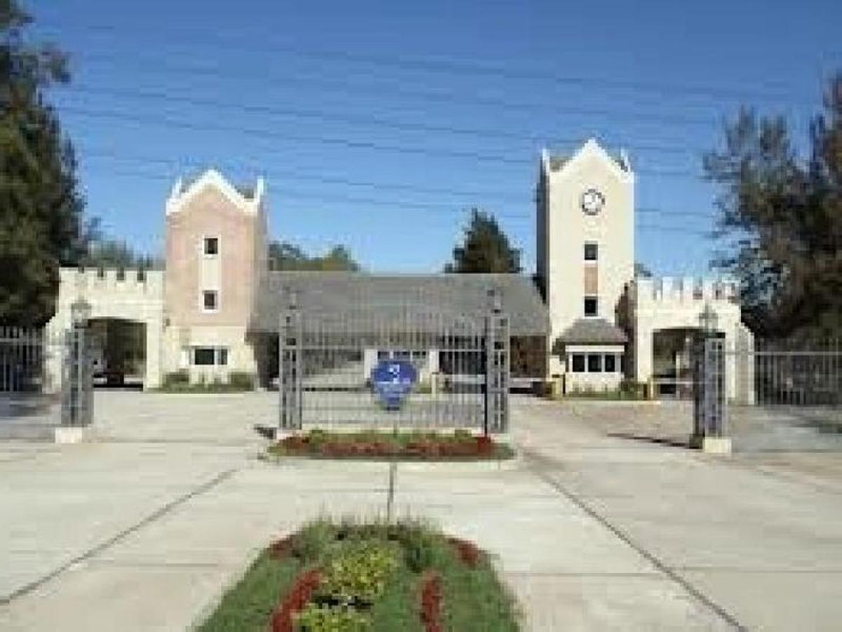 Земельный участок в Эстебан Эчеверрия, Аргентина № 38384