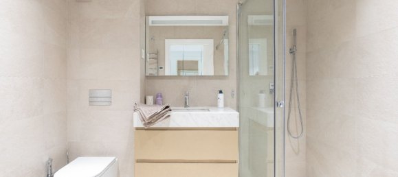 Apartamento de 3 dormitorios en Estepona, Spain No. 136673 12