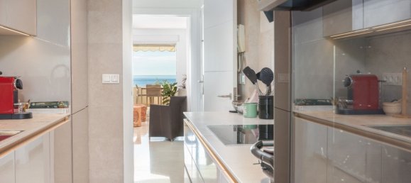 Apartamento de 3 dormitorios en Estepona, Spain No. 136673 14