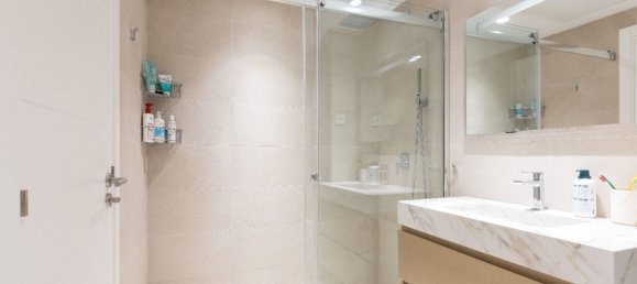 Apartamento de 3 dormitorios en Estepona, Spain No. 136673 16