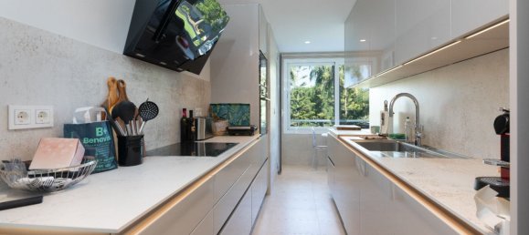 Apartamento de 3 dormitorios en Estepona, Spain No. 136673 7