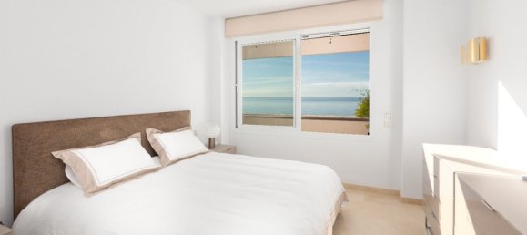 Apartamento de 3 dormitorios en Estepona, Spain No. 136673 10