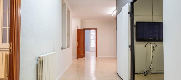 4 bedrooms Apartment in Zaragoza, Spain No. 61382 16