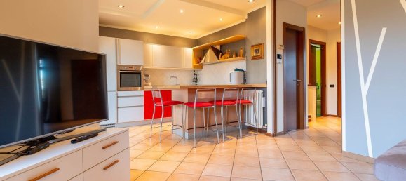 6 rooms Villa in Ivrea, Italy No. 53220 9