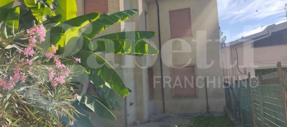 2 bedrooms House in Faenza, Italy No. 351397 5