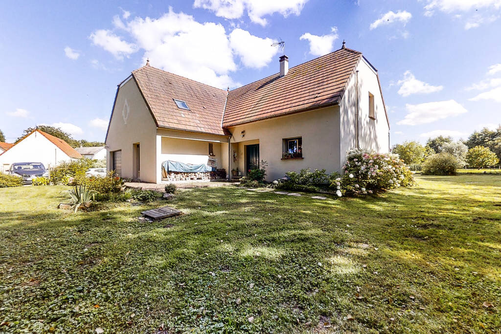 5 bedrooms House in Servais, France No. 82744