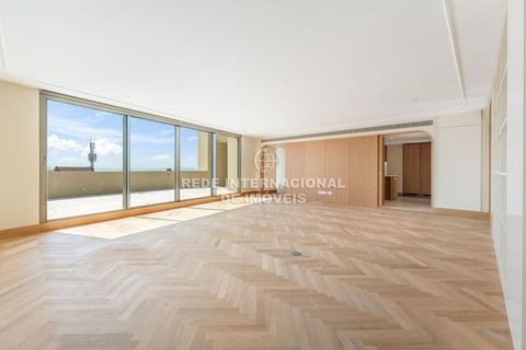 4 chambres Duplex à Lisbon, Portugal No. 331793