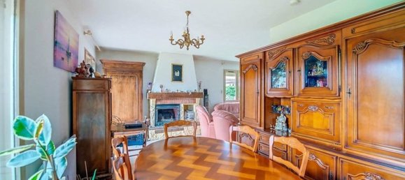 Casa de 3 dormitorios en Izon, France No. 290656 2