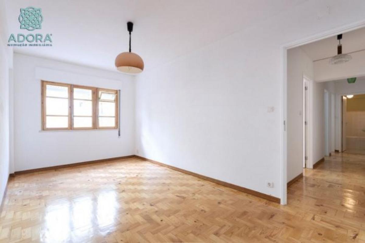 2 bedrooms Apartment in Lisbon, Portugal No. 4551