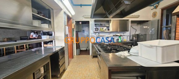 2-Zimmer Gewerbliche Immobilie in Montecarlo, Italy, Nr. 282707 12