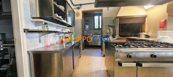 2-Zimmer Gewerbliche Immobilie in Montecarlo, Italy, Nr. 282707 10