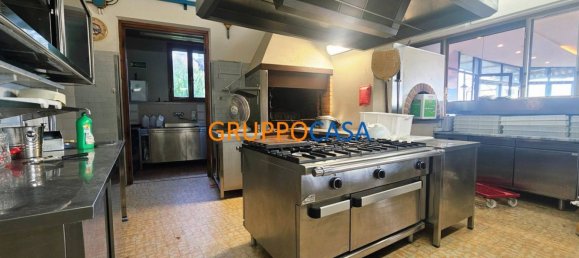 2-Zimmer Gewerbliche Immobilie in Montecarlo, Italy, Nr. 282707 11