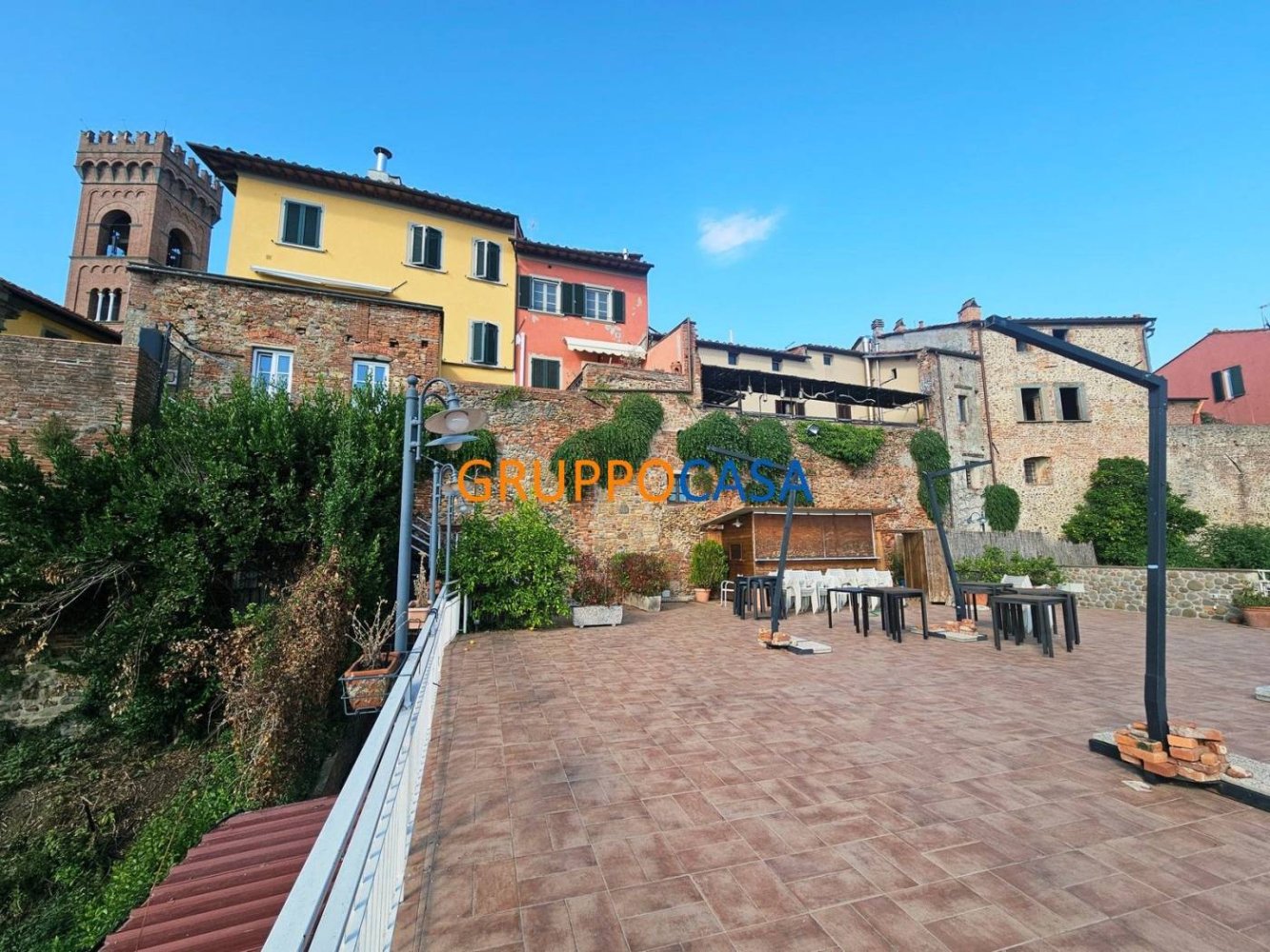 2-Zimmer Gewerbliche Immobilie in Montecarlo, Italy, Nr. 282707