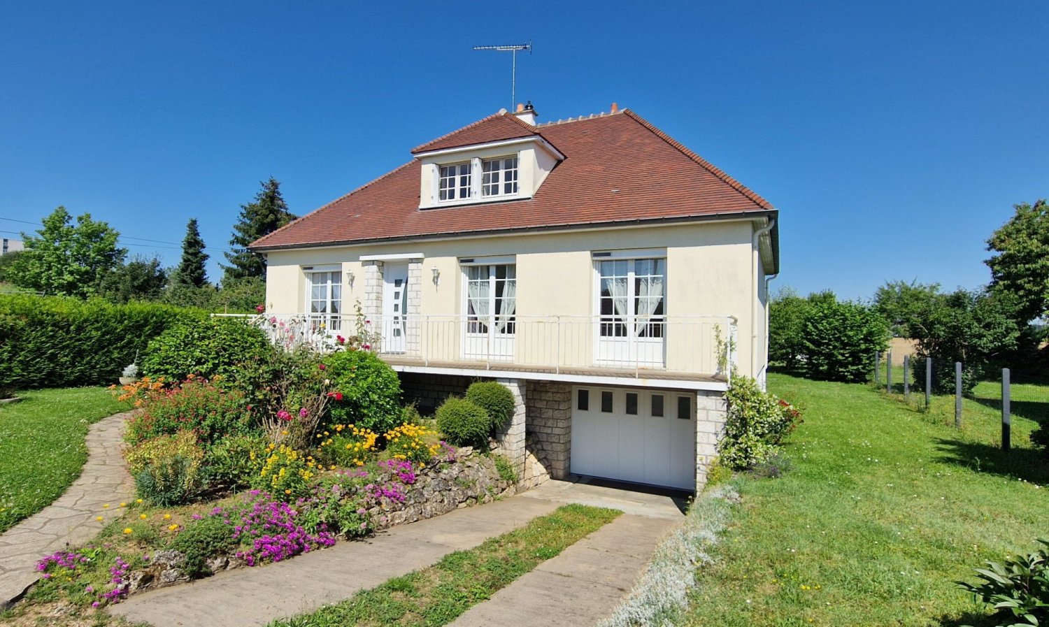 Casa T4 em La Chaussee-Saint-Victor, France N.º 251939