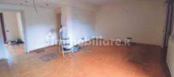 4 bedrooms Apartment in Legnano, Italy No. 260817 3