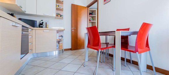 4غرفة شقة في Besana in Brianza, Italy رقم 82212 24