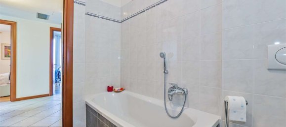 4غرفة شقة في Besana in Brianza, Italy رقم 82212 33