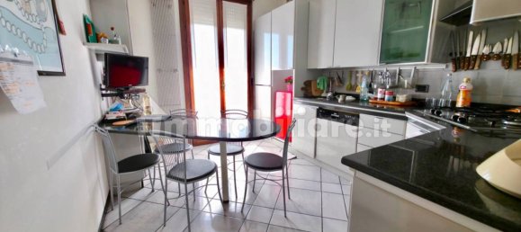 Apartamento T2 em Sesto San Giovanni, Italy N.º 354288 9