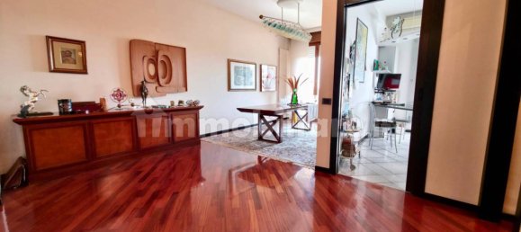 Apartamento T2 em Sesto San Giovanni, Italy N.º 354288 2