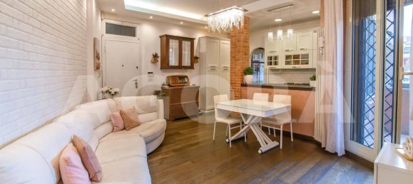 2 bedrooms Apartment in Rome, Italy No. 323608 5