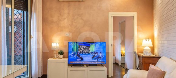 2 bedrooms Apartment in Rome, Italy No. 323608 6