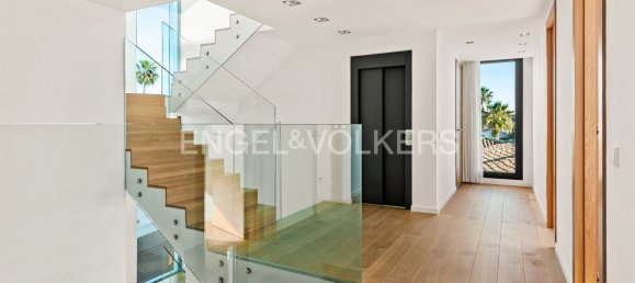 6 bedrooms Villa in Marbella, Spain No. 93774 11