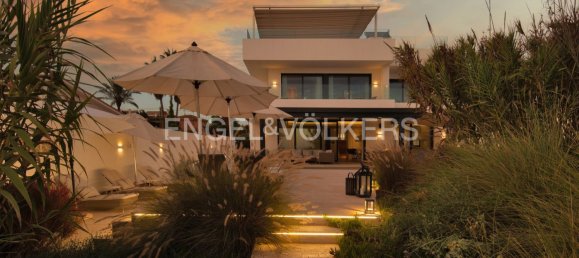 6 bedrooms Villa in Marbella, Spain No. 93774 41
