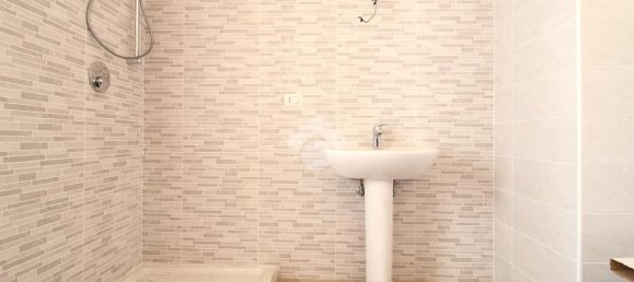 Apartamento T1 em San Giacomo delle Segnate, Italy N.º 305658 7